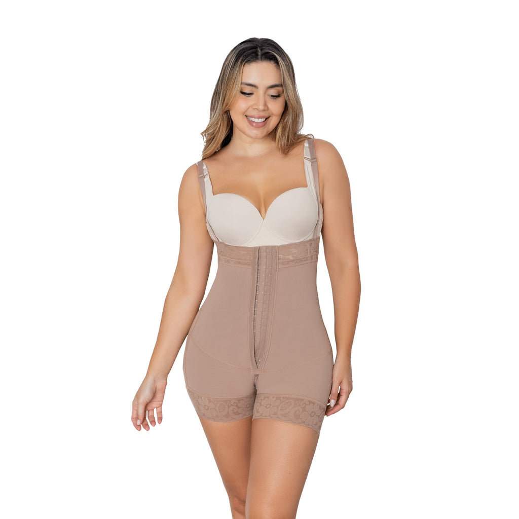 Faja colombiana JL 1535 vista de frente de alta compresión con broches para control abdominal
