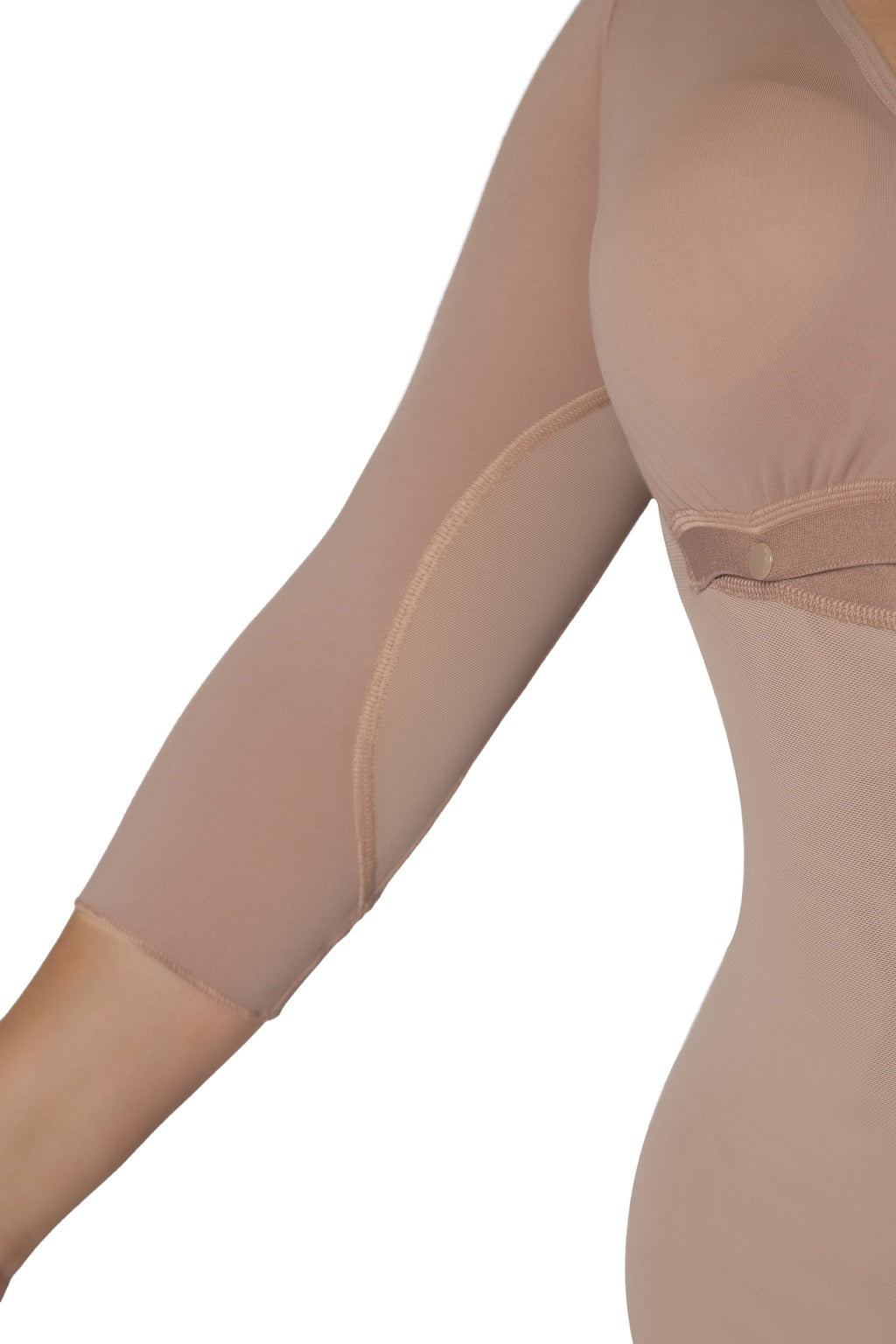Faja JL 3060 detalle de la manga larga postoperatoria ideal para recuperación 
