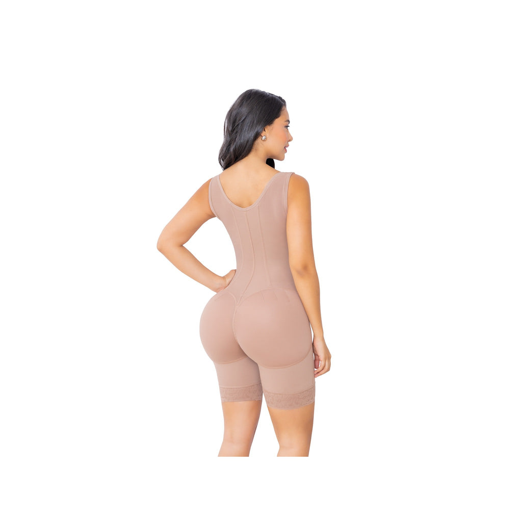 Faja JL 2881 vista de espalda con diseño moldeador y realce natural de glúteos
